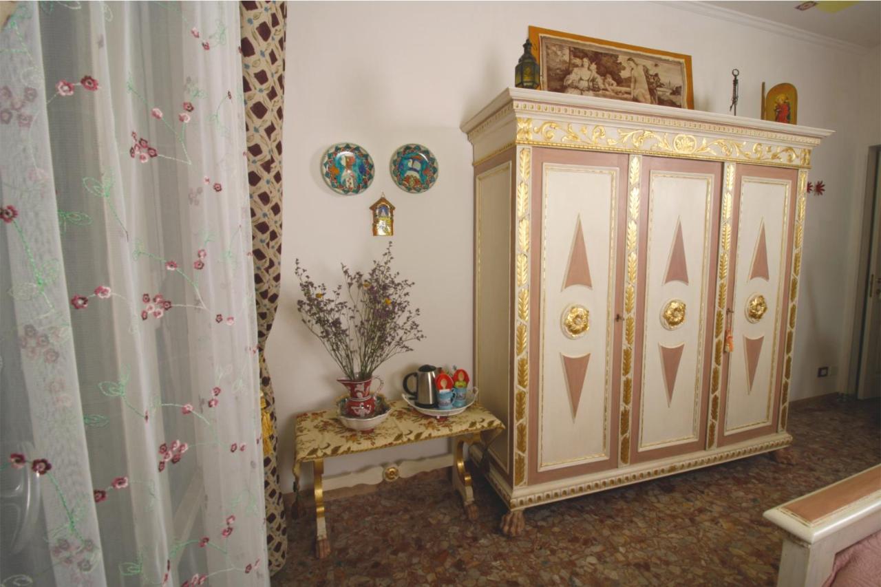 Casa Vittoria Bridge Bed & Breakfast เวโรนา ภายนอก รูปภาพ