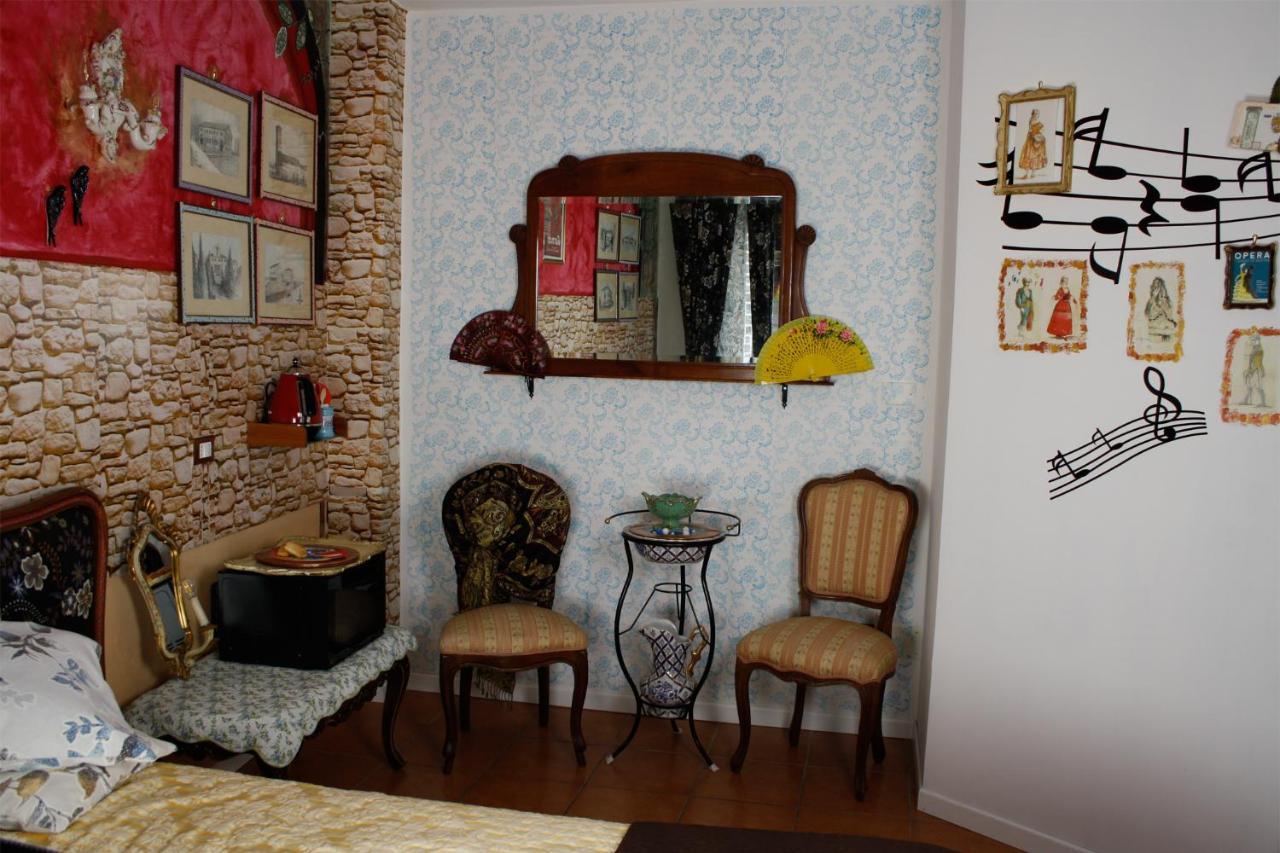 Casa Vittoria Bridge Bed & Breakfast เวโรนา ภายนอก รูปภาพ