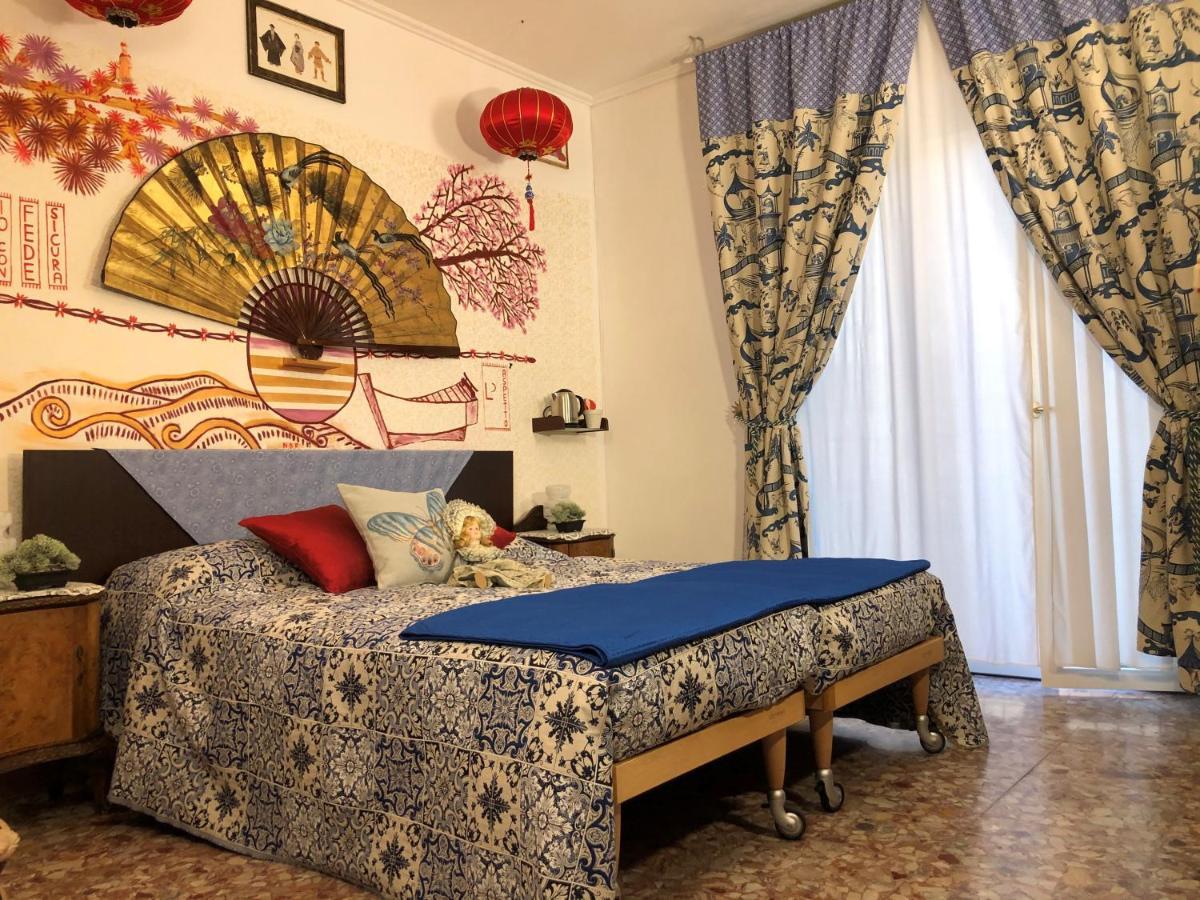 Casa Vittoria Bridge Bed & Breakfast เวโรนา ภายนอก รูปภาพ